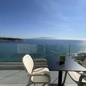 Apartment Sea Breeze